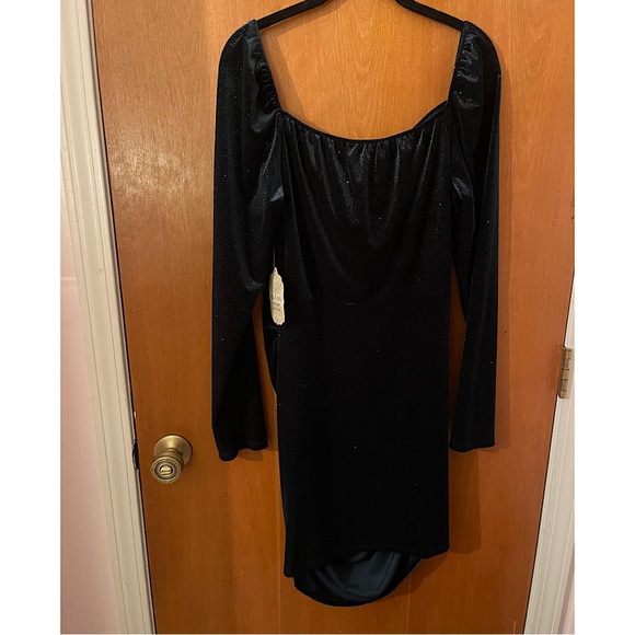 Altar’d State Long Sleeve Formal Dress - Picture 3 of 4